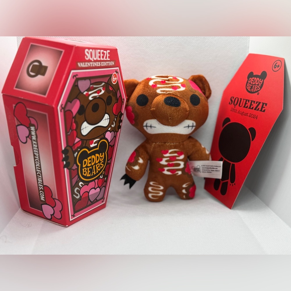 Squeeze-Deddy bear- Valentine's Edition Plush NWT